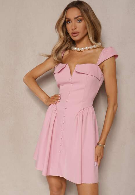 Różowa Sukienka o Rozkloszowanym Kroju na Ramiączkach z Ozdobnym Dekoltem Salaviel