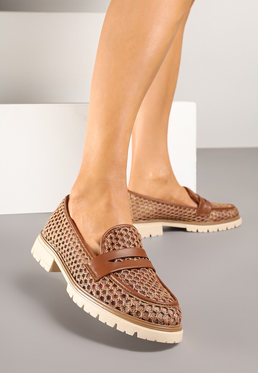 Brązowe Ażurowe Mokasyny z Ozdobnym Paskiem Uliarwena