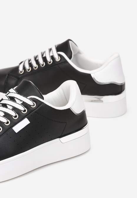 Czarne Sneakersy na Ozdobnej Podeszwie z Cholewką przed Kostkę Zanota