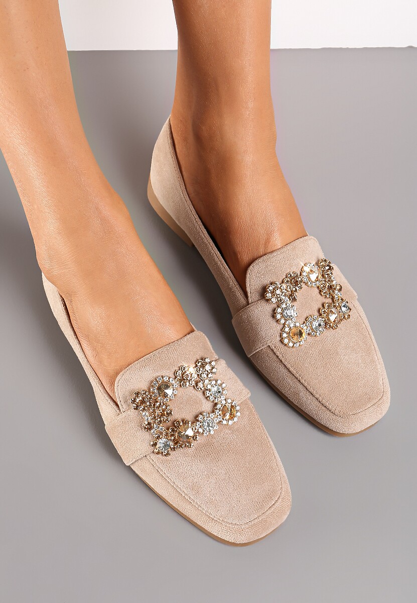 Ciemnobeżowe Mokasyny na Płaskiej Podeszwie z Klamrą z Cyrkonii Pyrisa