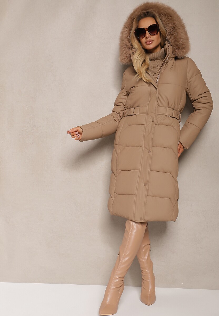 Biała Kurtka z Pikowanymi Przeszyciami i Kapturem z Futrem z Możliwością Odpięcia Innaia