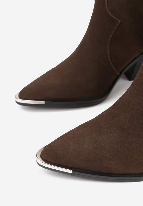 Ciemnobrązowe Skórzane Botki Kowbojki z Metaliczną Aplikacją na Nosku Saneara