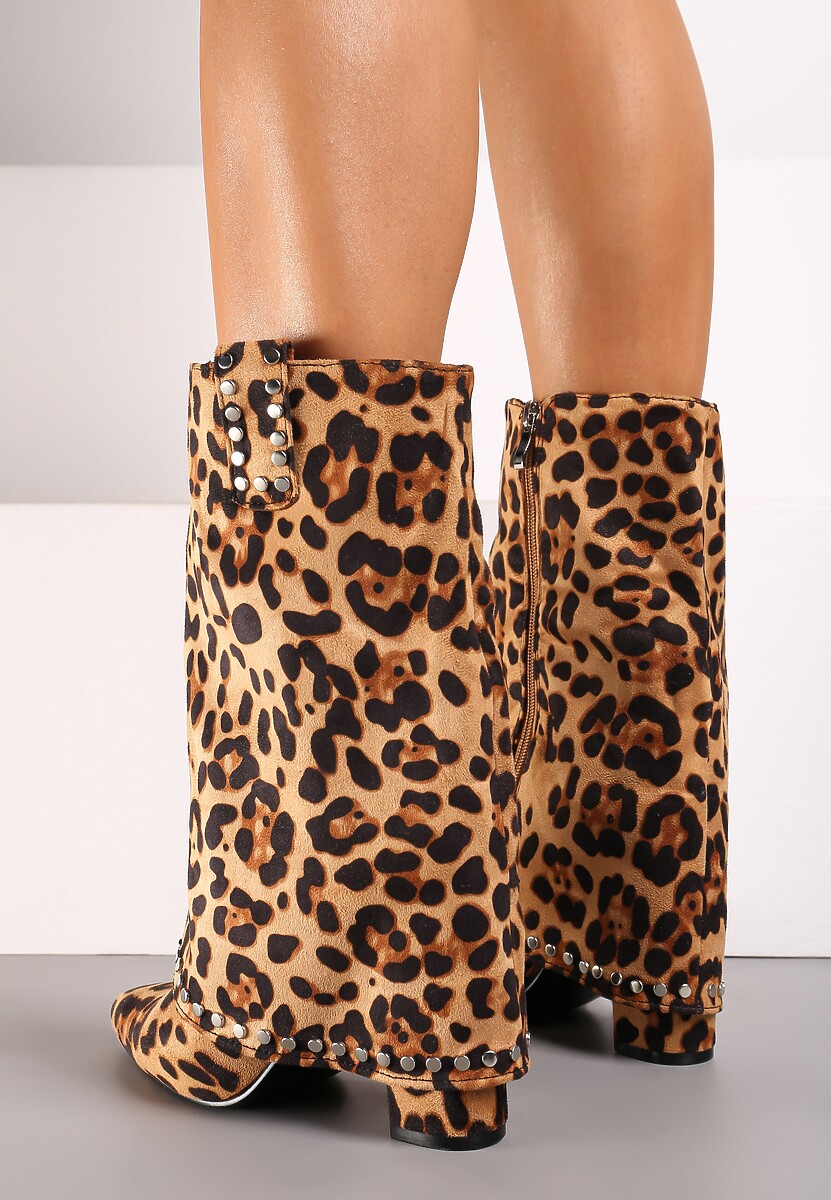Brązowe Botki Kowbojki na Słupku w Panterkę z Nitami na Podwiniętej Cholewce Vaimi