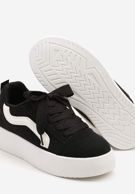 Czarne Sneakersy na Platformie z Geometrycznym Wzorem Kornelna