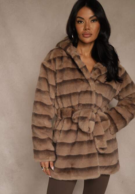 Jasnobrązowa Kurtka Futrzana z Nieodpinanym Kapturem Ozdobiona Paskiem Zetelia