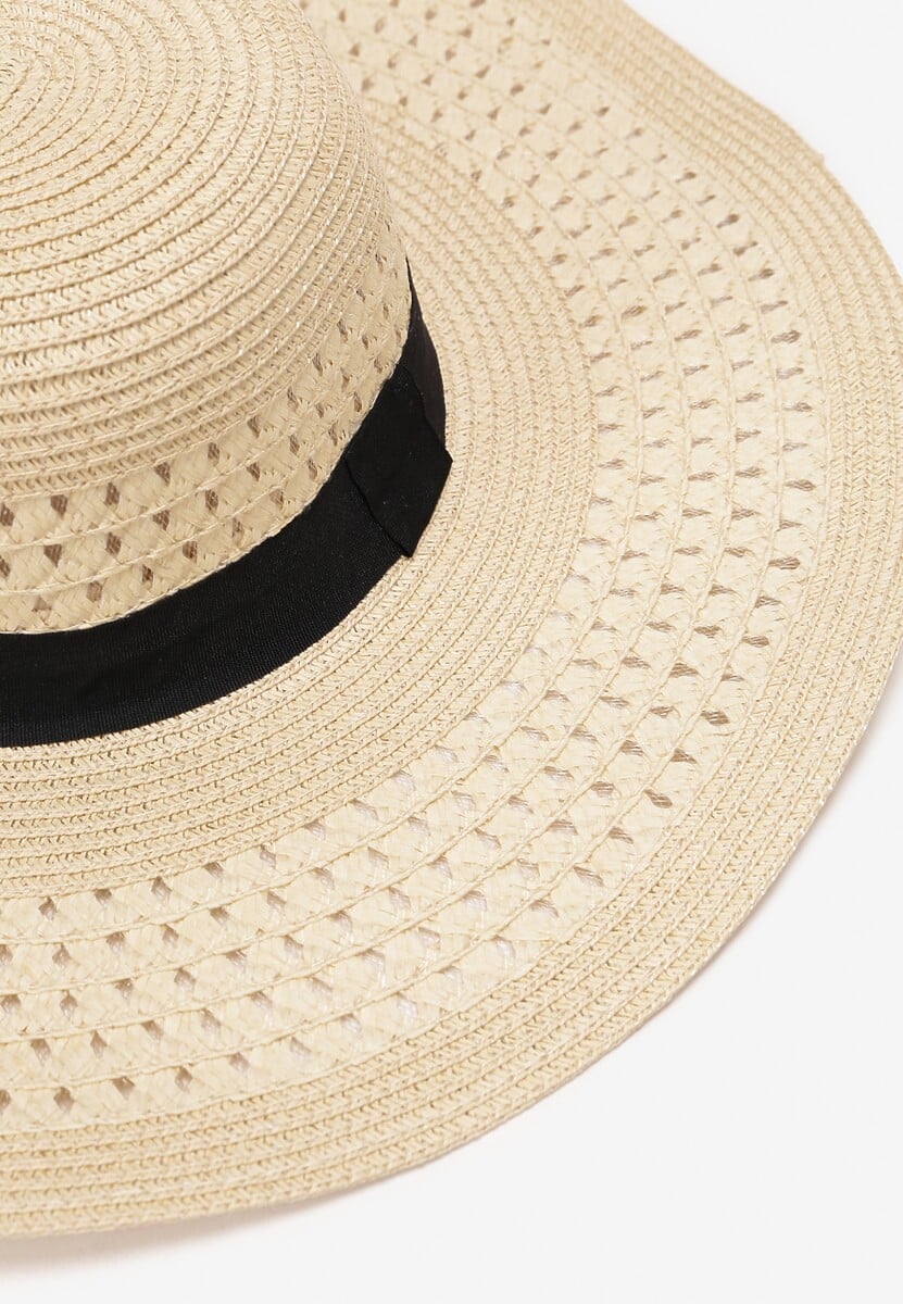 Jasnobeżowy Pleciony Kapelusz z Taśmą i Szerokim Rondem Dianexis