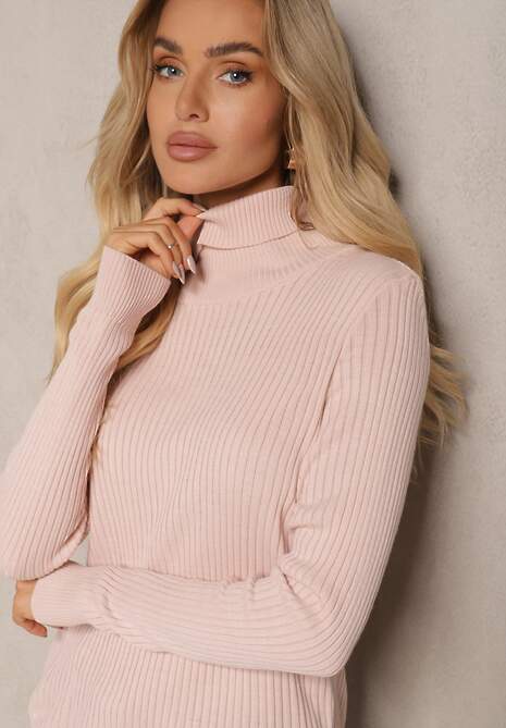 Jasnoróżowy Klasyczny Golf z Prążkowanego Materiału Belikorre