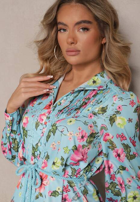 Niebieska Rozkloszowana Sukienka z Koronkowymi Wstawkami i Sznurkiem Payten