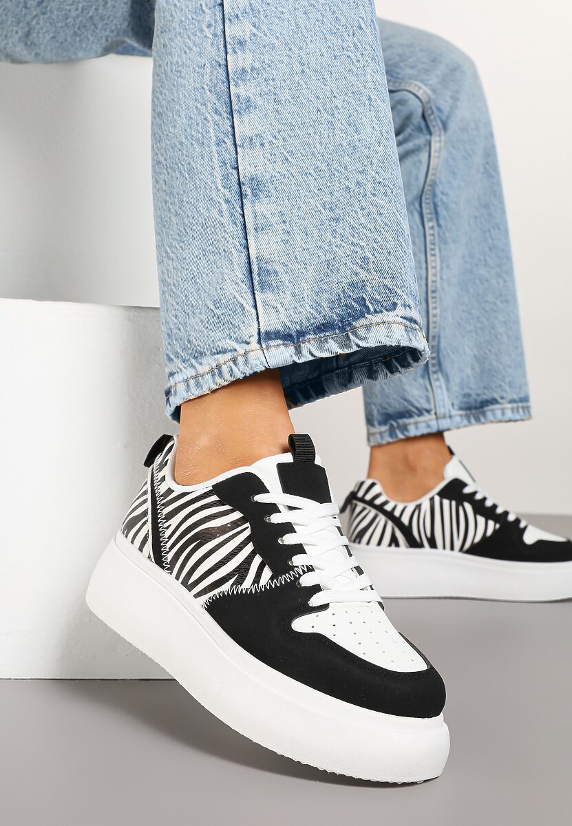 Czarno-Białe Sneakersy na Platformie z Perforacją na Nosku Ozdobione Wzorem w Zeberkę Senadaris