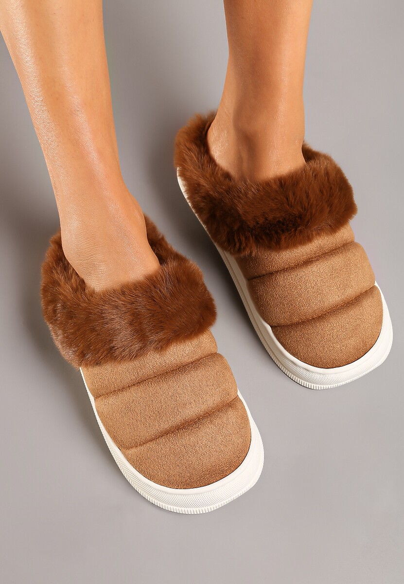 Brązowe Kapcie na Płaskiej Podeszwie z Futerkiem i Pikowaną Cholewką Lilaine