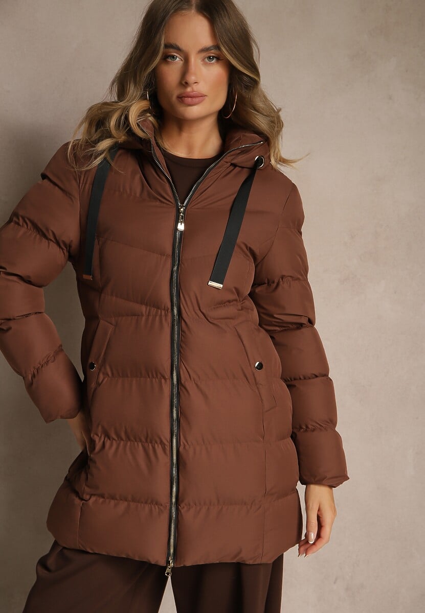 Czarna Kurtka Pikowana o Długim Kroju z Kapturem i Suwakiem Dwukierunkowym Naomira