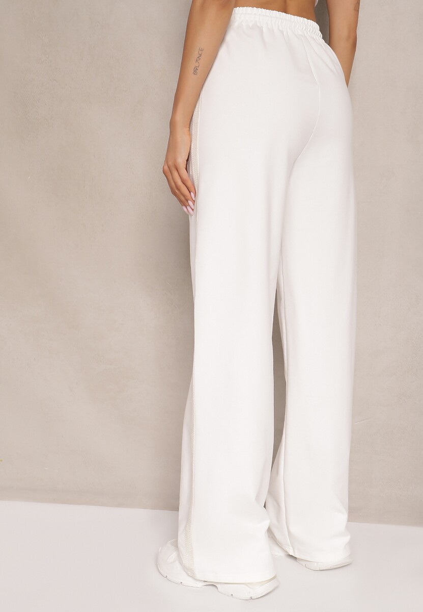 Białe Szerokie Spodnie Dresowe z Bawełny Zdobione Lampasami Szerokie Spodnie Dresowe z Bawełny Zdobione Lampasami Alanovia
