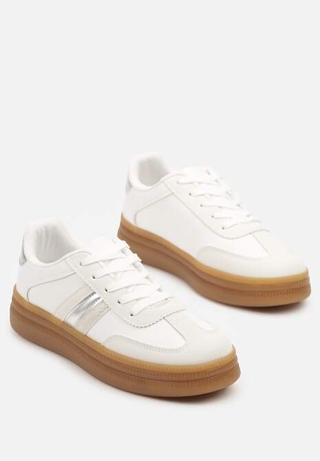 Białe Sneakersy w Stylu Tenisówek Ozdobione Metaliczną Aplikacją Tihanor