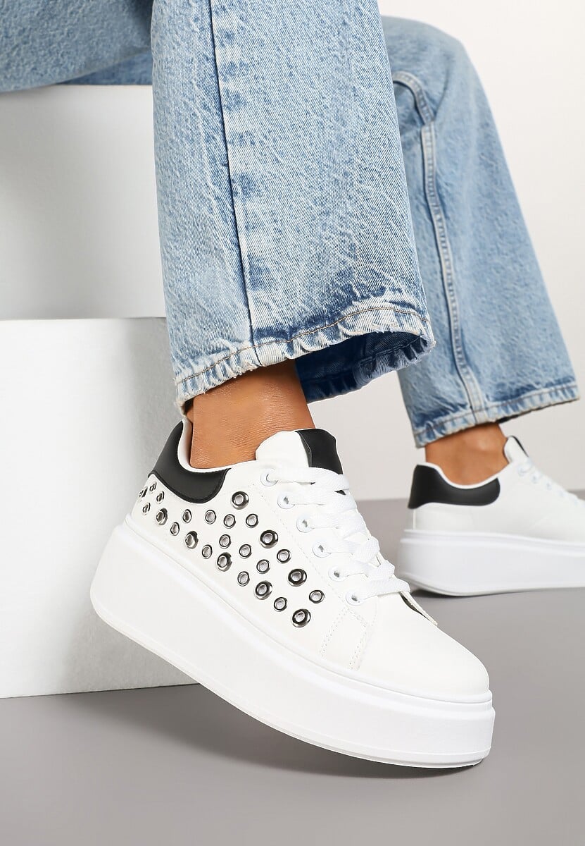 Biało-Czarne Sneakersy na Niskiej Platformie z Aplikacjami przy Cholewce Maristia