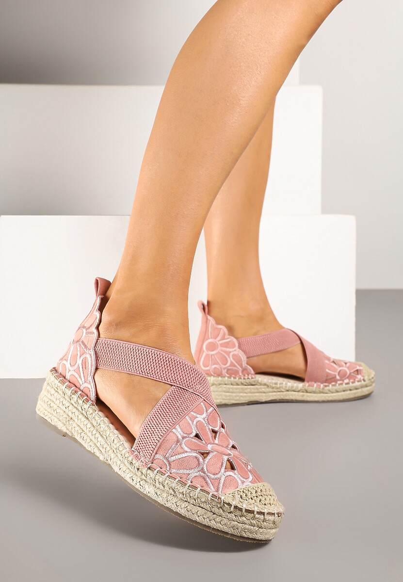 Białe Sandały na Koturnie Vices z Ażurową Cholewką Zinitte