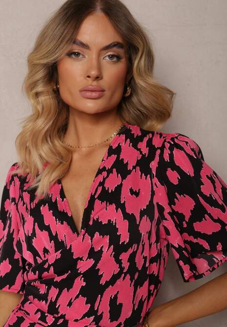 Czarno-Różowa Sukienka z Kopertowym Dekoltem i Ozdobnymi Wycięciami z Gumką w Pasie i Paskiem Bonlea