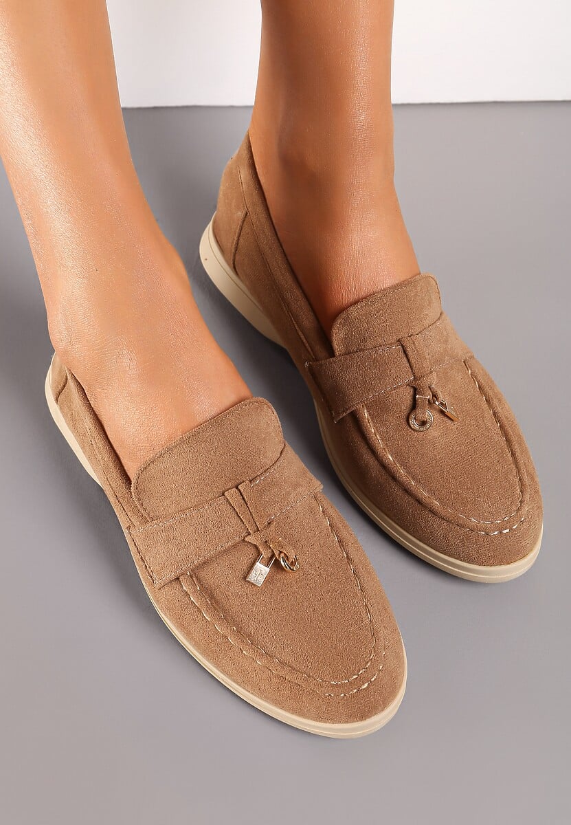 Brązowe Mokasyny z Zawieszką w Kształcie Kłódki Lorniwas