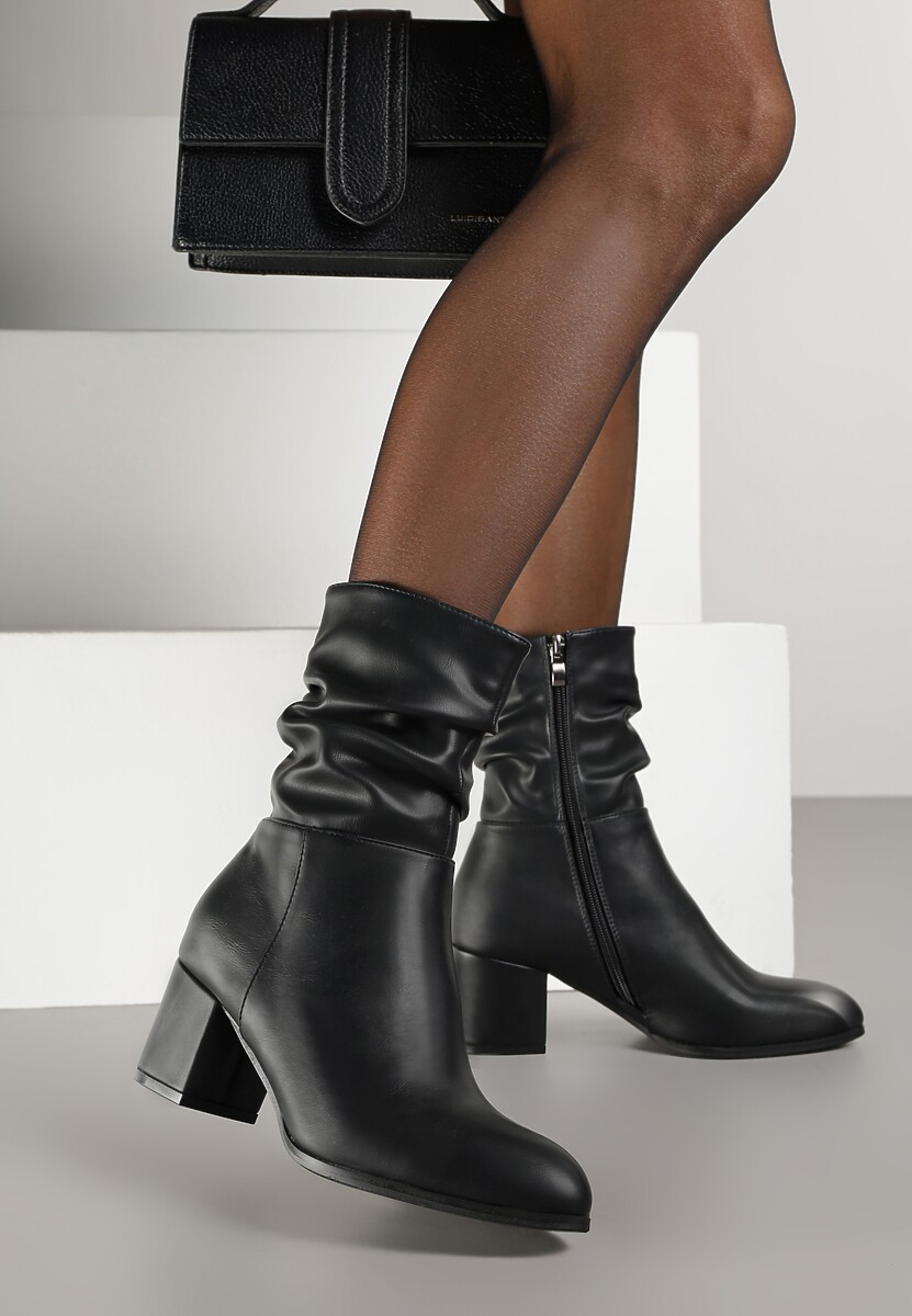 Czarne Marszczone Botki Vices na Słupkowym Obcasie Atevitta