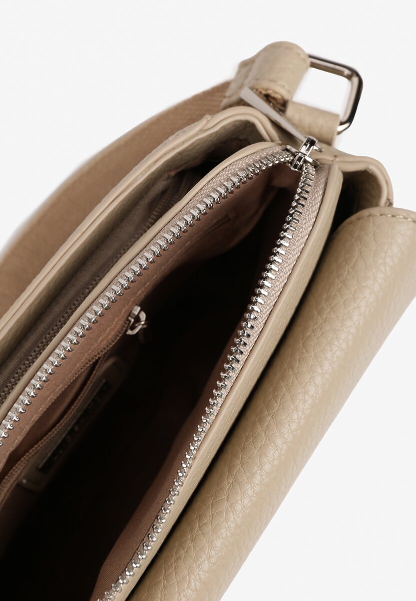 Jasnobeżowa Torebka Ozdobiona Napisem i Klapą Davisse