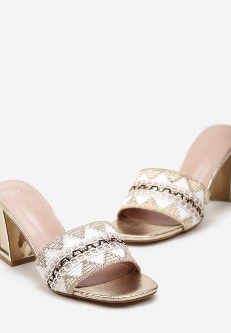 Złote Klapki na Obcasie z Metaliczną Wstawką i z Wyszywanym Paskiem Rasigata