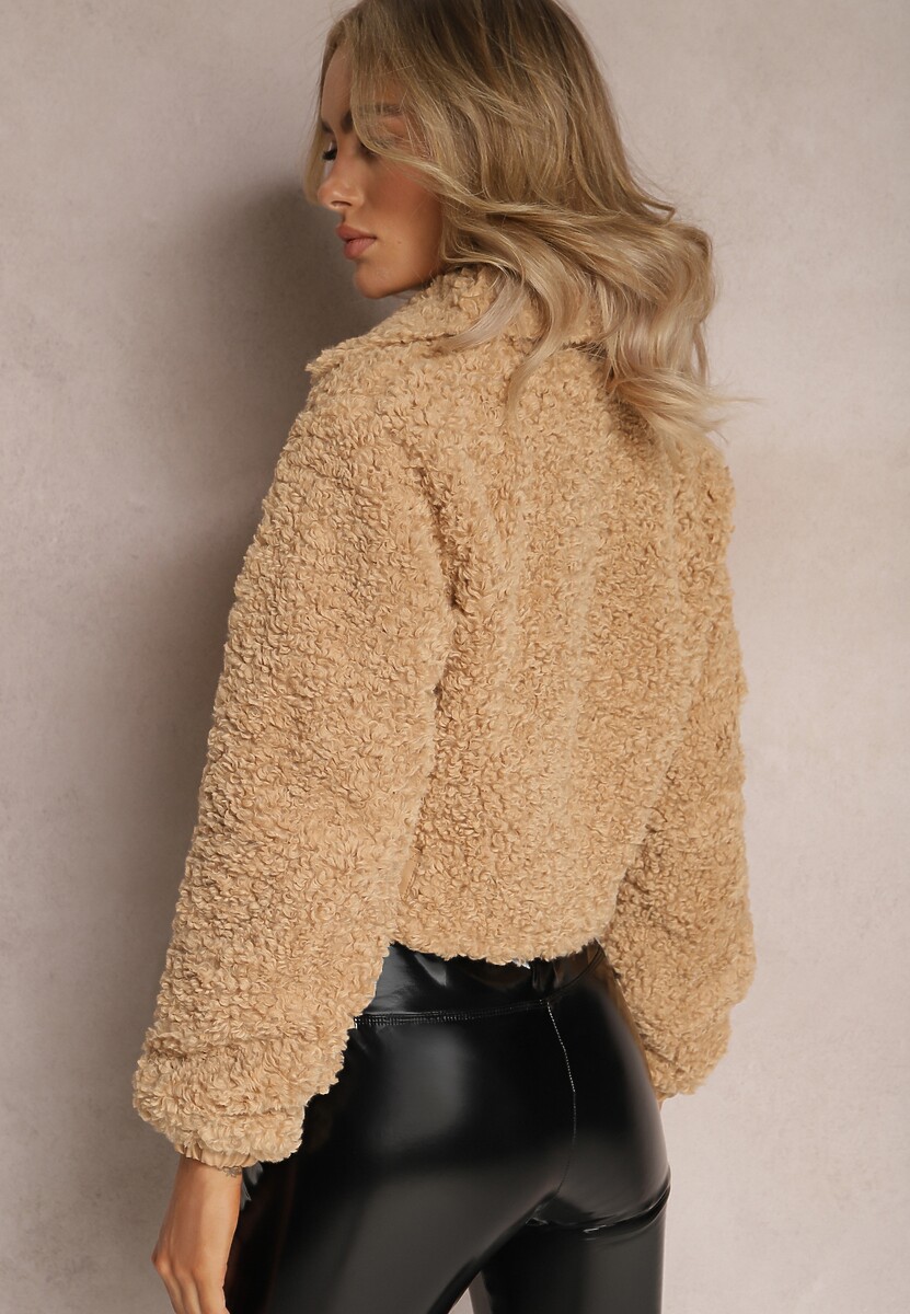 Ciemnobeżowa Kurtka ze Sztucznego Futra w Stylu Baranka z Klamrą i Paskiem Bomica