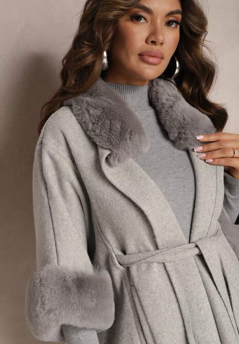 Szary Płaszcz Ponczo z Wiskozy z Paskiem i Futerkiem Roymessa