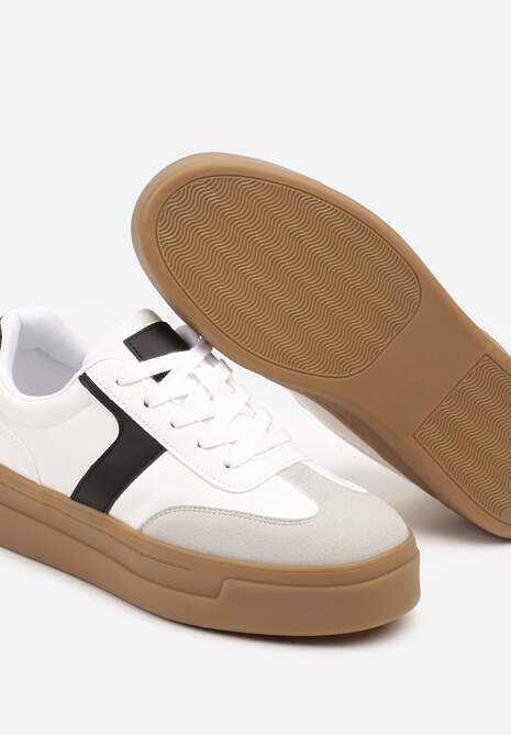 Biało-Czarne Sneakersy na Grubej Podeszwie w Stylu Kultowych Tenisówek Hanelith