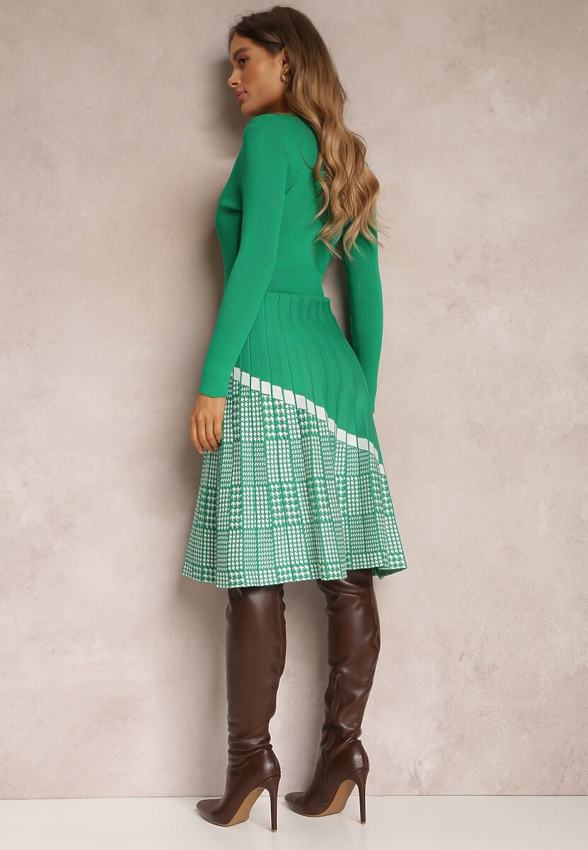 Zielona Sukienka z Wiskozy z Plisowanym Dołem Dellusha