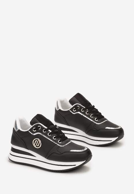 Czarne Sneakersy z Okrągłą Naszywką i Platformą Viliera