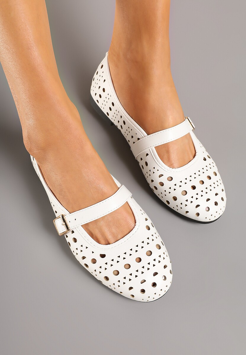 Białe Balerinki z Ażurowymi Wycięciami z Paskiem na Sprzączkę Frollia