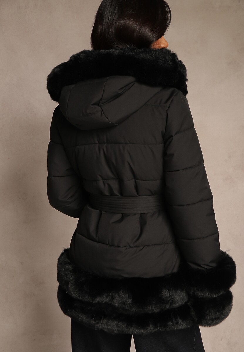 Czarna Kurtka o Taliowanym Kroju z Paskiem Kapturem i Futerkiem Ranalia