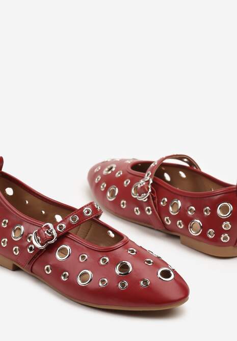 Czerwone Balerinki Ozdobione Paskiem i Metalicznymi Aplikacjami Erathira