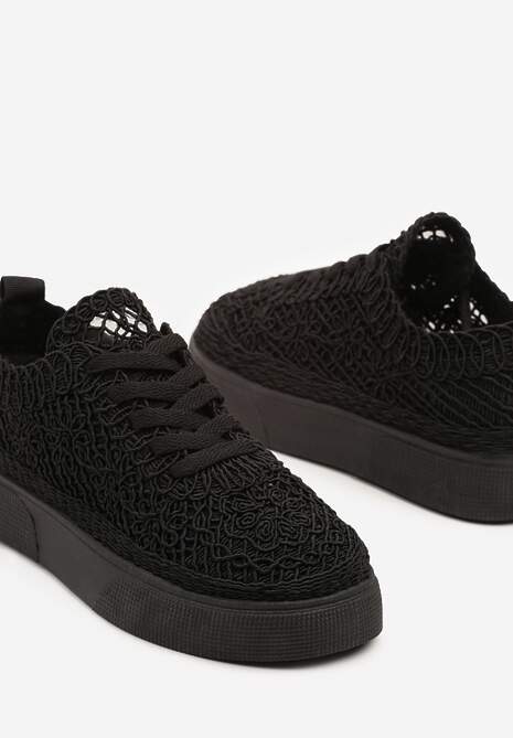 Czarne Sneakersy z Ażurowej Koronki na Grubej Podeszwie Nanessia