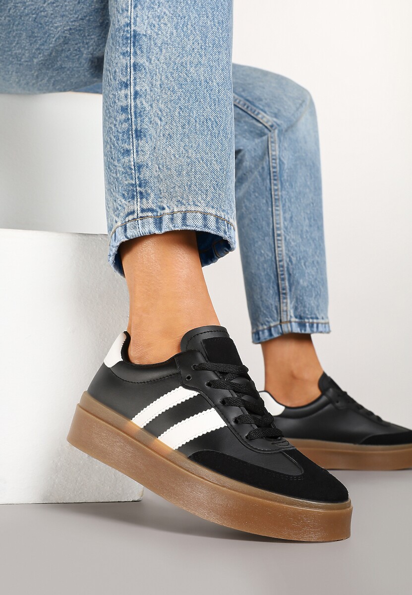 Czarne Sneakersy Tenisówki Ozdobione Paskami Sovresia