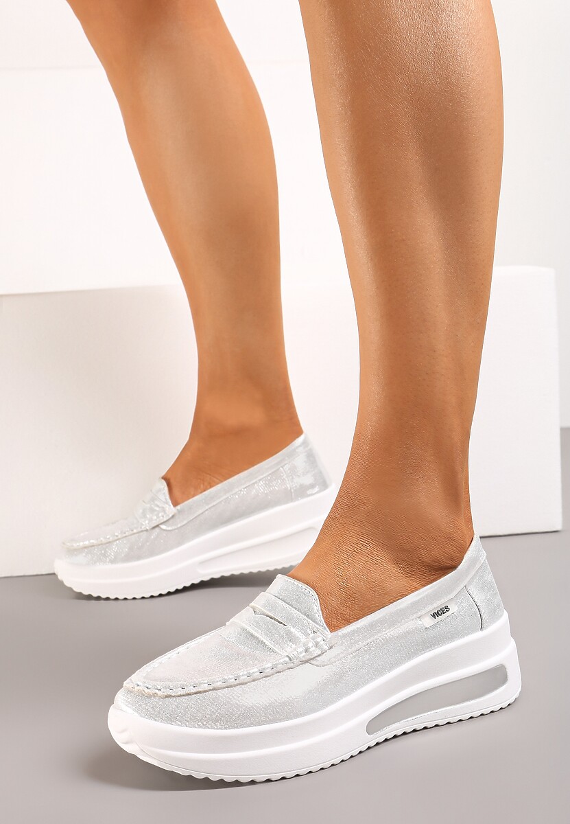 Srebrne Mokasyny z Ekozamszu na Platformie Ozdobione Paseczkiem Adrancia
