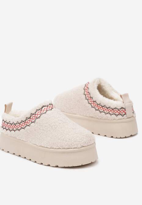 Beżowe Śniegowce na Platformie z Niską Cholewką i Haftem Zinnorea