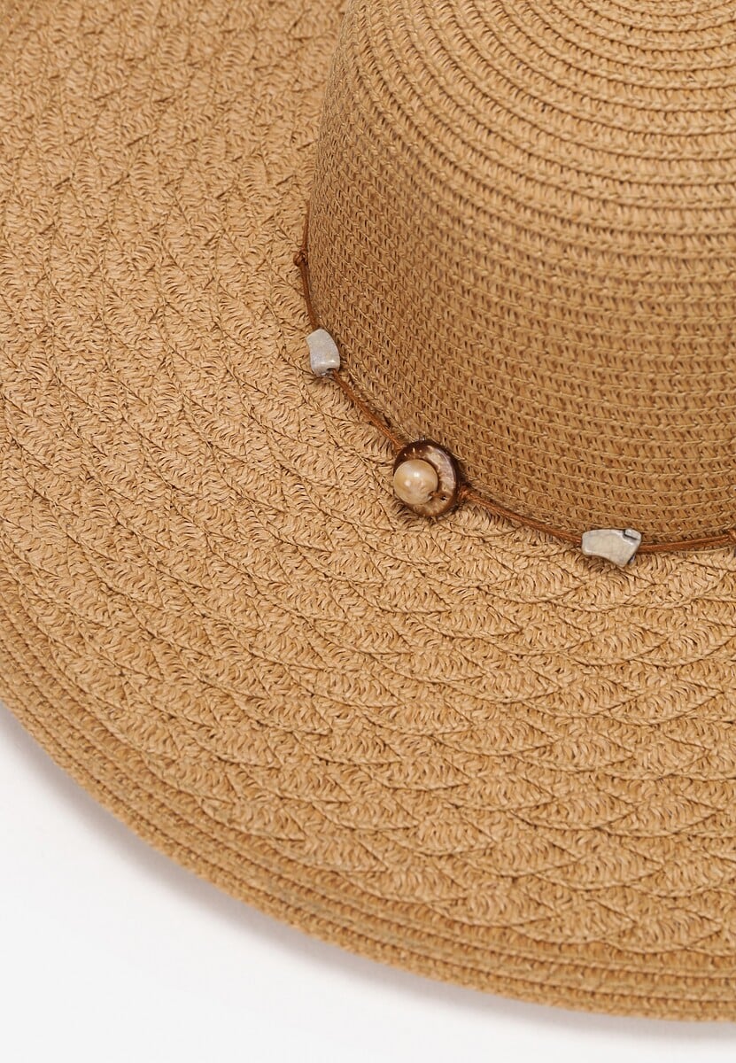 Ciemnobeżowy Szeroki Kapelusz Pleciony ze Sznurkiem z Kamyczkami Chira