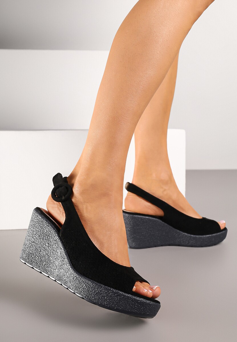 Beżowe Perforowane Sandały Vices na Koturnie z Wkładką ze Skóry Naturalnej Moreggia