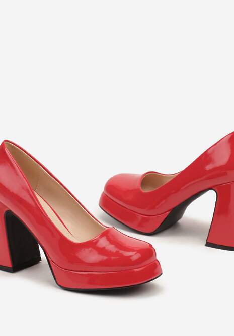 Czerwone Czółenka na Obcasie z Kwadratowym Noskiem i Lakierowanym Połyskiem Viaella