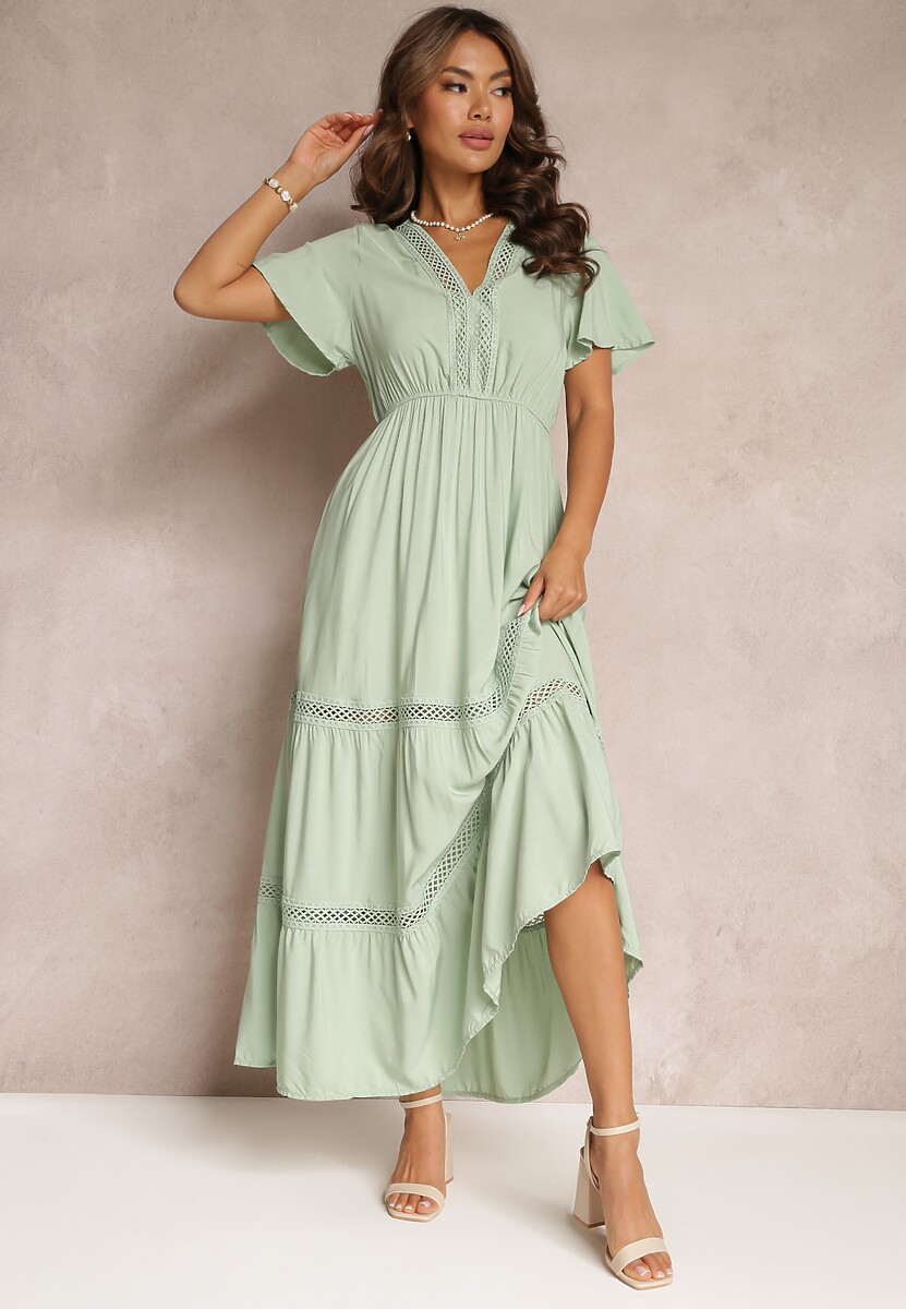 Jasnoniebieska Rozkloszowana Sukienka Maxi z Gumką w Talii i Koronkowym Dekoltem Cheteia