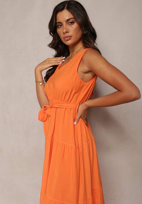 Pomarańczowa Wiązana Sukienka Midi bez Rękawów z Gumką w Talii Mideyo