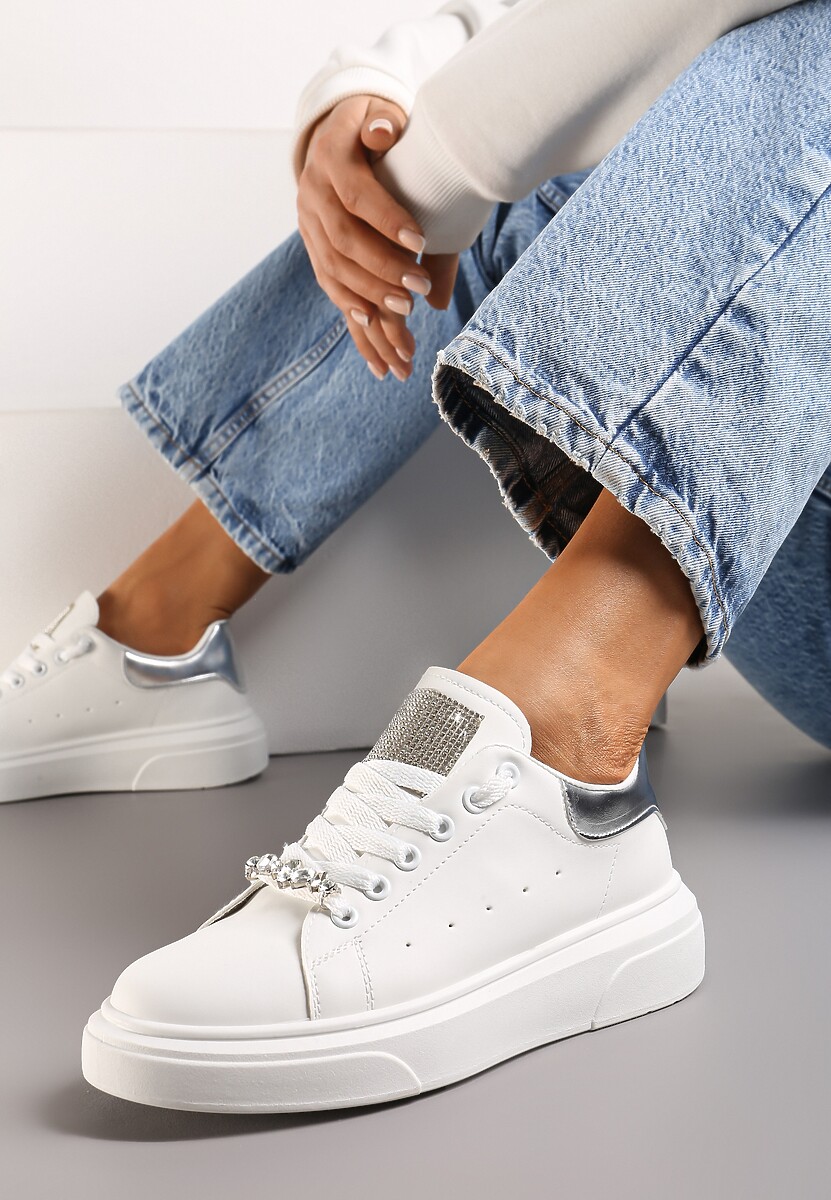 Biało-Srebrne Sneakersy z Cyrkoniami na Języku i Odpinaną Biżuteryjną Aplikacją na Sznurówkach Coletti