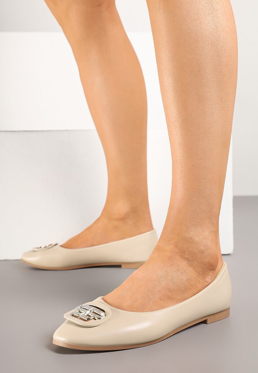 Beżowe Balerinki Ozdobione Metaliczną Aplikacją Zelfitis