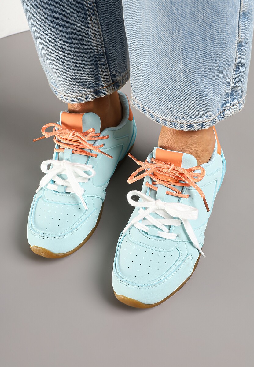 Jasnoniebieskie Sneakersy Ozdobione Przeszyciami i Podwójnym Sznurowaniem Telisaria