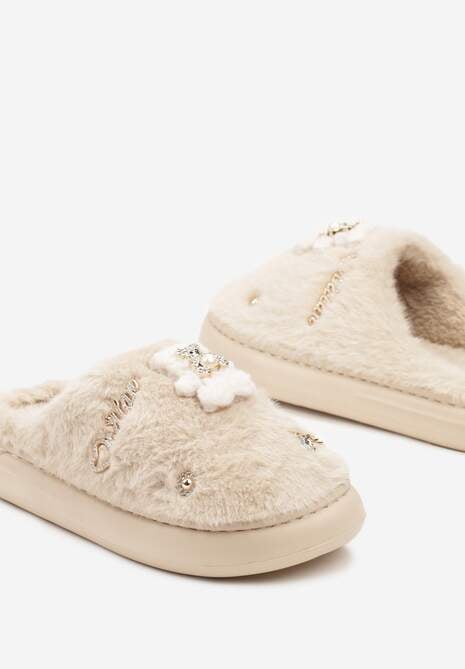 Ciemnobeżowe Wsuwane Kapcie z Futerkiem Ozdobione Metalowymi Aplikacjami Reandwenna