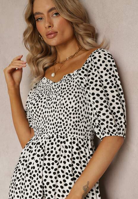 Biała Rozkloszowana Sukienka Mini w Kropki z Wiskozy Ozdobiona Falbanką Aulian