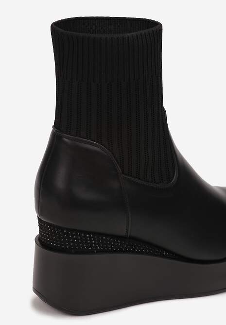 Czarne Botki z Elastyczną Cholewką na Koturnie Sesezi