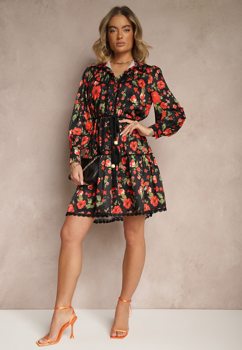 Czarna Rozkloszowana Sukienka z Koronkowymi Wstawkami i Sznurkiem Payten