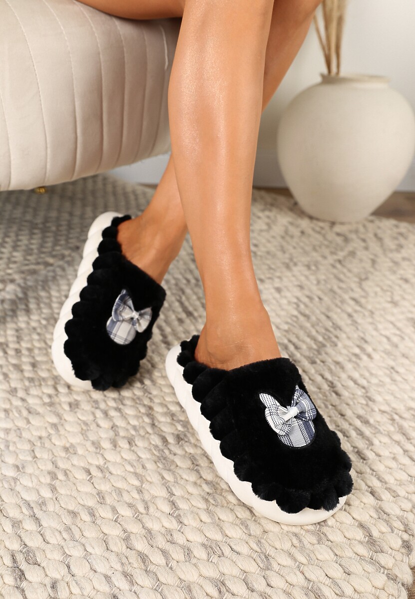 Czarne Futrzane Kapcie na Platformie z Kokardką Oivio