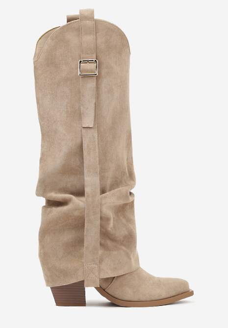 Ciemnobeżowe Kozaki na Stożku Typu Kowbojki Ozdobione Klamrą i Wywiniętą Cholewką Nalirella